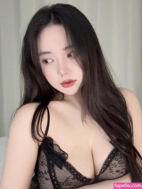 kinnjust hot actress pics