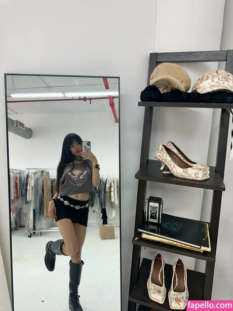 Lisa Tung star hot archive