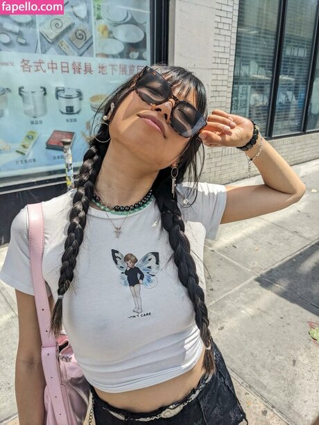 Lisa Tung naked star pictures