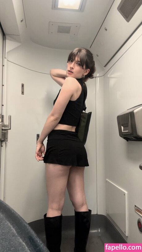 Squirtstain pretty pornstar gallery