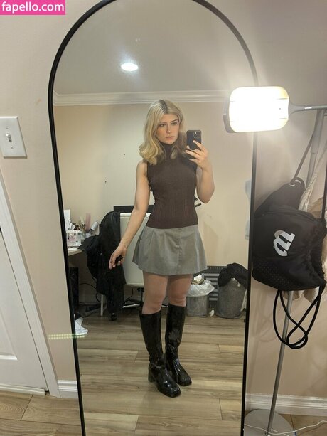 Squirtstain sex pornstar pic