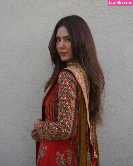 Sonam Bajwa star top photo