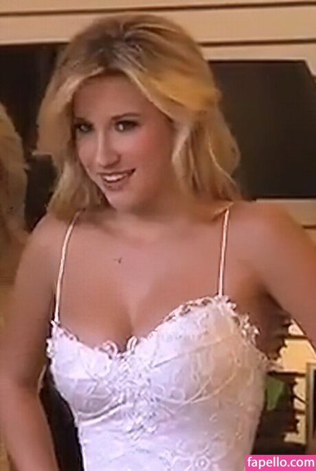 Savannah Chrisley free actress pic