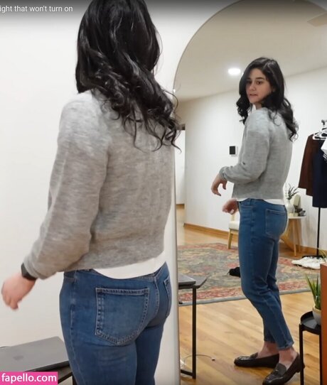 Elyse Myers star hot galleries