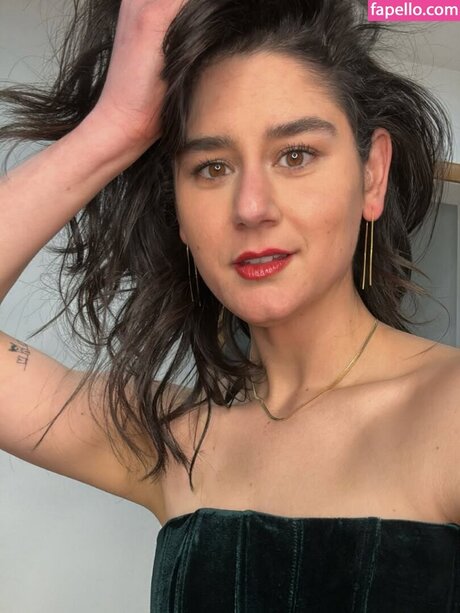 Elyse Myers beautiful pornstar photo