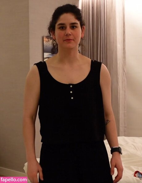 Elyse Myers nice star photos