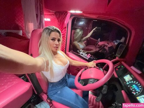 Sheila BellaverICIAL erotic pornstar pic