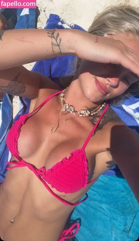 abigailwhhite pornstar beautiful img