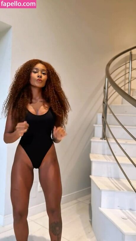 Giovanna Jacobina sexy pornstar photos