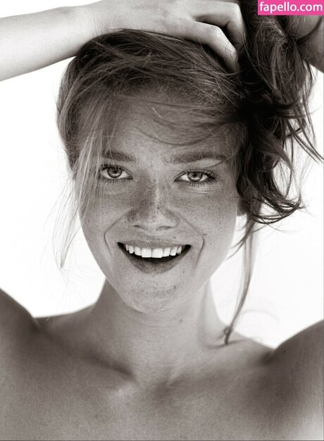 Tatiana Kozina nude star photos