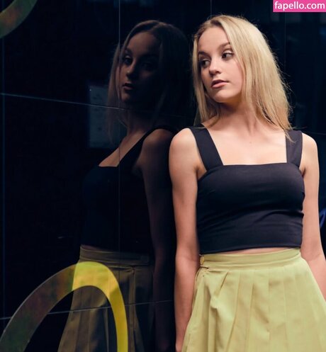 Nicola Crisa art star photos