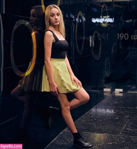 Nicola Crisa nice actress photos