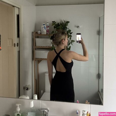 Nicola Crisa naked star image