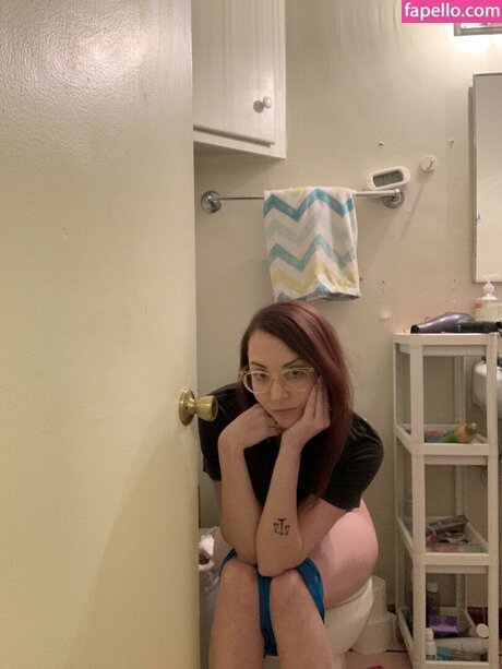 Mackenzie Stith sex model pics