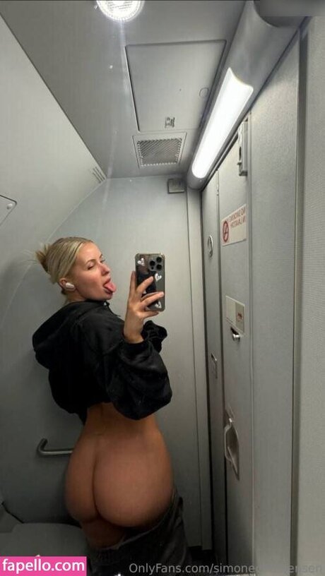 Simone Christensen model erotic pic