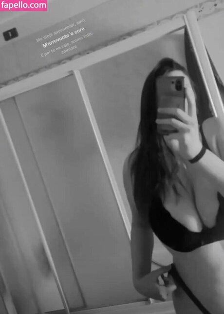 Manuela Mulligh top model pictures