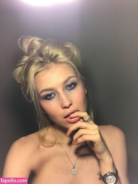 sweetpeach77 erotic actress gallery