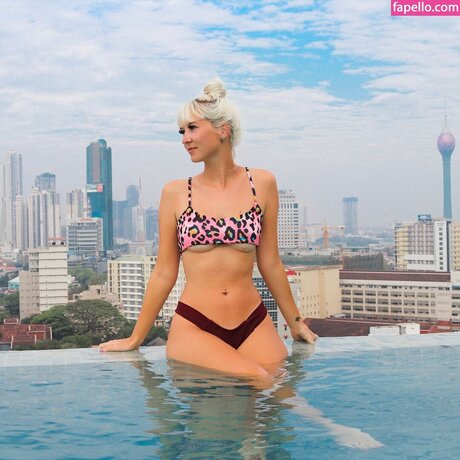 dabbleandtravel erotic pornstar img