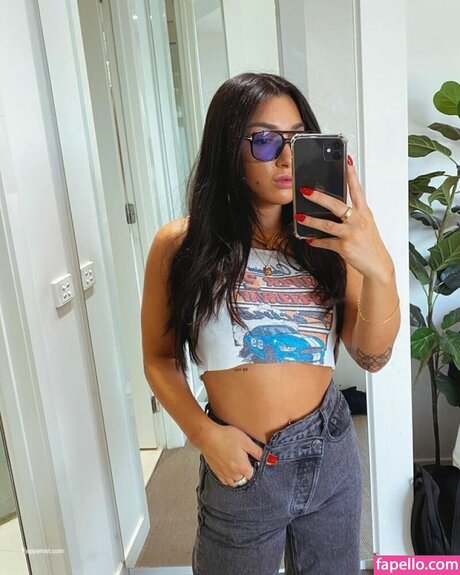 Ella Ding naked model pic