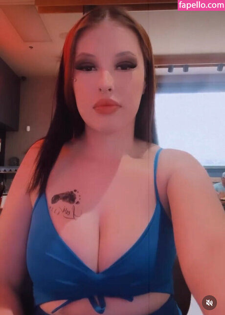 alanahreid2025 beautiful model pic