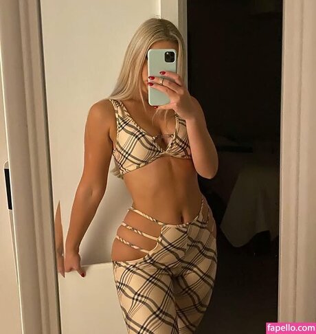 Laura Lucja erotic pornstar image