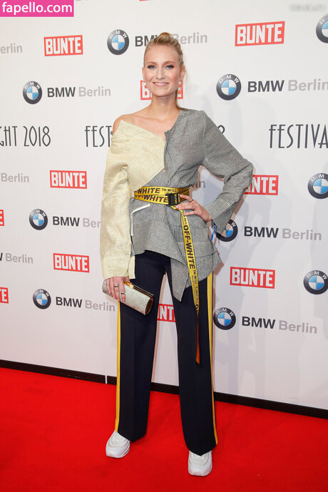 cumshot facial onlyfans free naked gallery