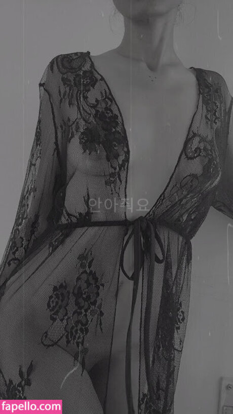 Jikki Nair sex model pics