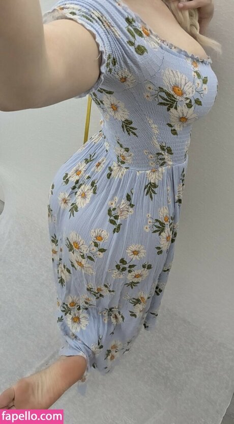 Gumbun model nude image