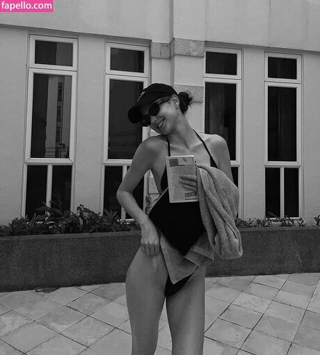 Vivie Vons hot actress pictures