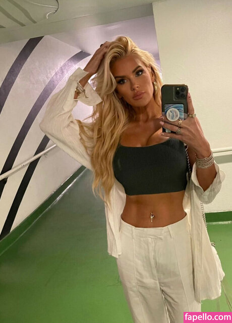 Jessa Hinton nude model galleries