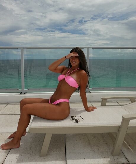 PipSavLee model best pic