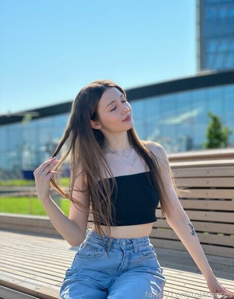 Miatooresss naked pornstar archive