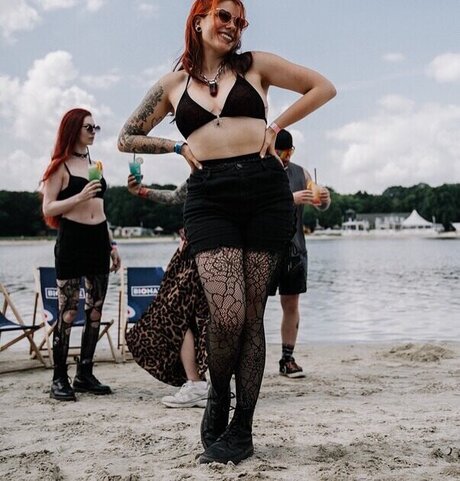 Anni Quinn_ art actress images