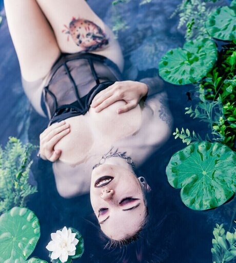 Anni Quinn_ pretty actress gallery