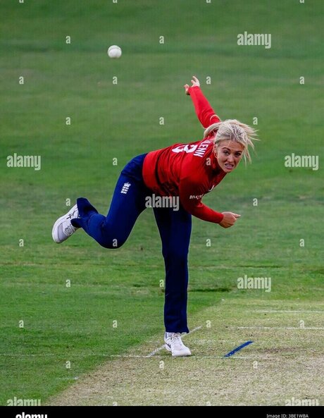 Sarah Glenn perfect actress photos