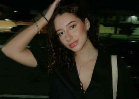 Vtzadaax naked pornstar pic