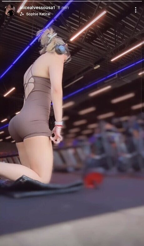 Alice Alves exclusive star pics