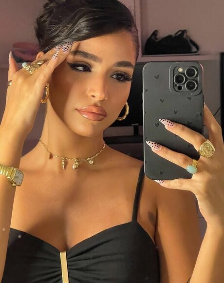 Roni Danino pornstar nice img