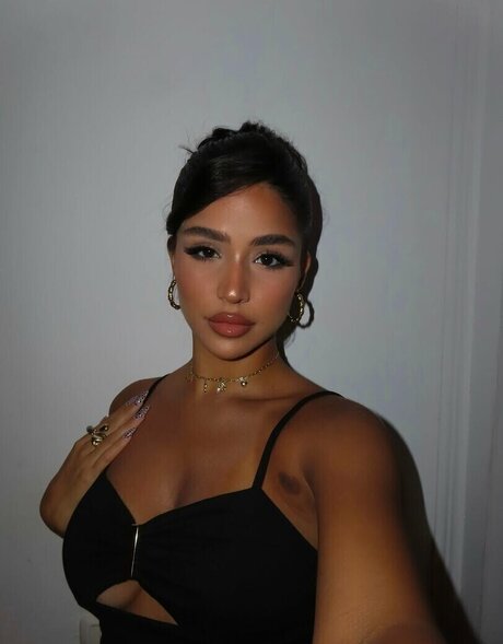 Roni Danino nude actress pic