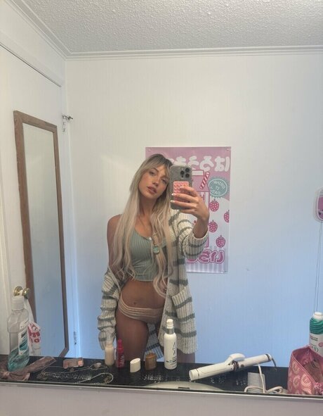 petite blonde milf onlyfans naked img