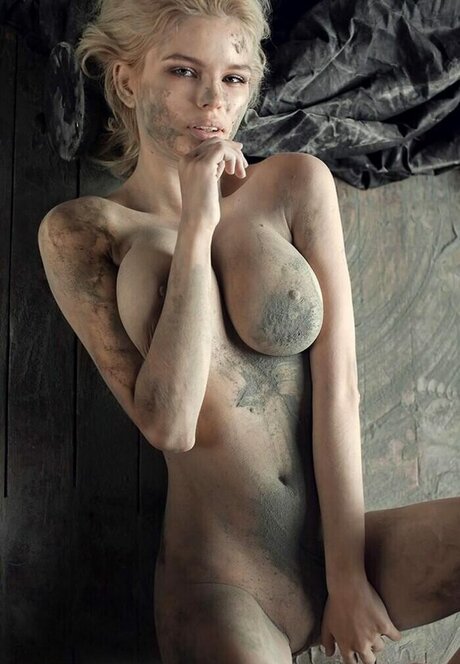 Julia__Logan star adult picture