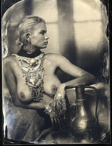 Julia__Logan model nice pic