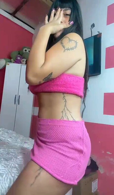 maicanela porn model photo