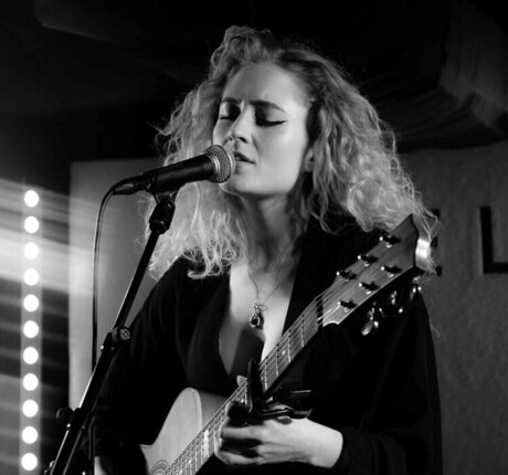 janetdevlin nude actress galleries