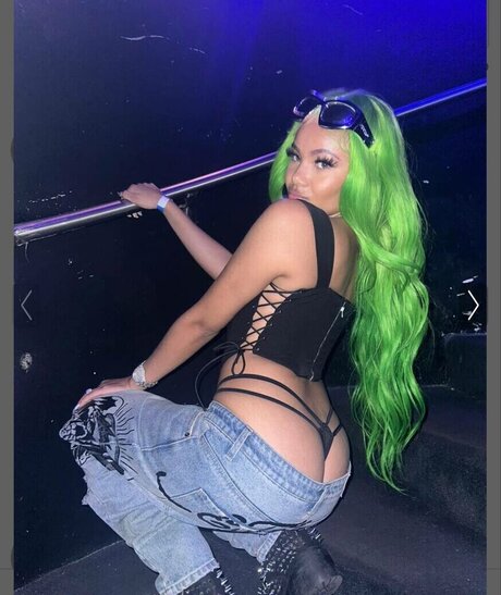 Brooklyn Queen adult model pics