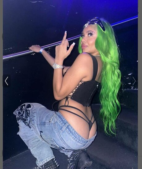 Brooklyn Queen model free pics