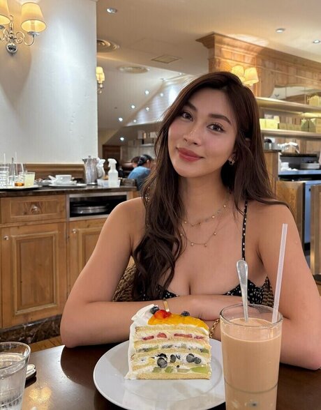 juliexyy naked model pictures