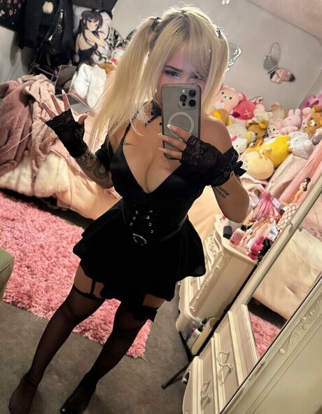 Ravegirlrori pornstar perfect pic