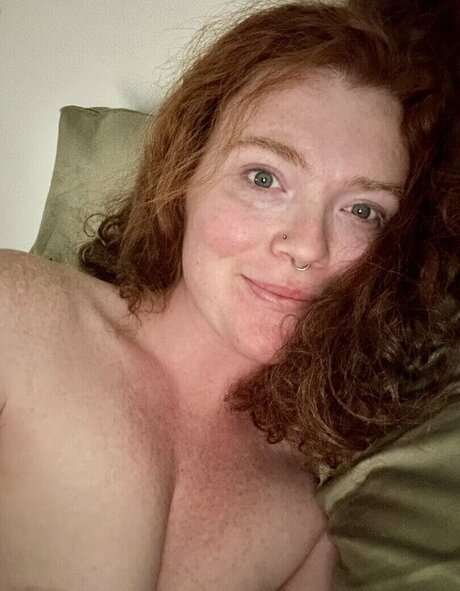 Juniperanne model top photos