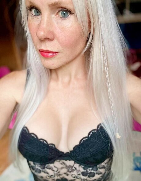 Donna Shepherd beautiful model pictures